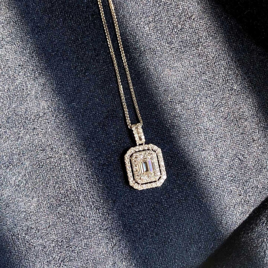 Gia Certified 14k Gold 0.5 Ct Natural E Si1 Emerald Diamond Necklace - 3