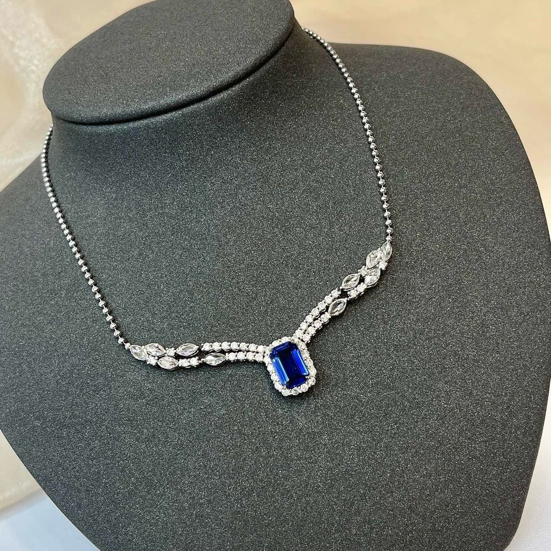 14k Gold 2.36 Ctw Natural Sapphire & Diamond Necklace - 2