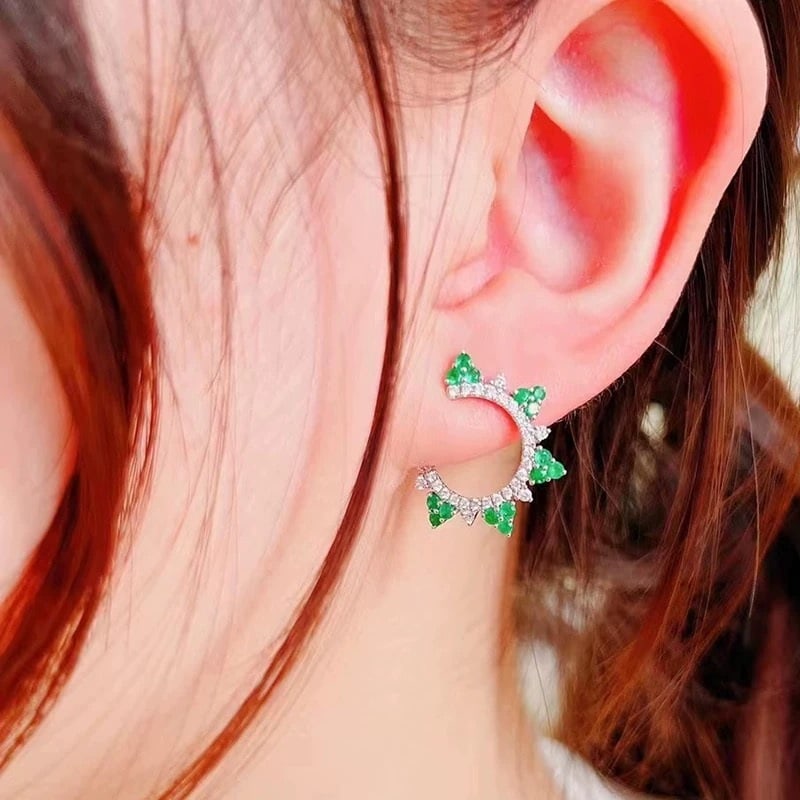 14k Gold 1.18 Ctw Vivid Green Natural Emerald & Diamond Earrings: Ref:230948015 // gold content:14k gold // main gemstone:emerald // shape:round // carat weight:0. 74ct // color:vivid green // treatment:natural // cut grade:g // // adjacent gemstone 2 : diamond