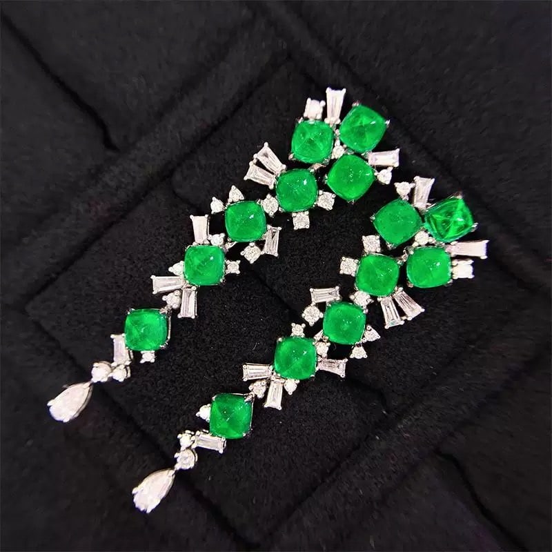 14k Gold 6.73 Ctw Vivid Green Natural Emerald & Diamond Earrings: Ref:230948025 // gold content:14k gold // main gemstone:emerald // shape:suger-loaf // carat weight:5. 85ct // color:vivid green // treatment:natural // // adjacent gemstone 2 : diamond // shape:multi