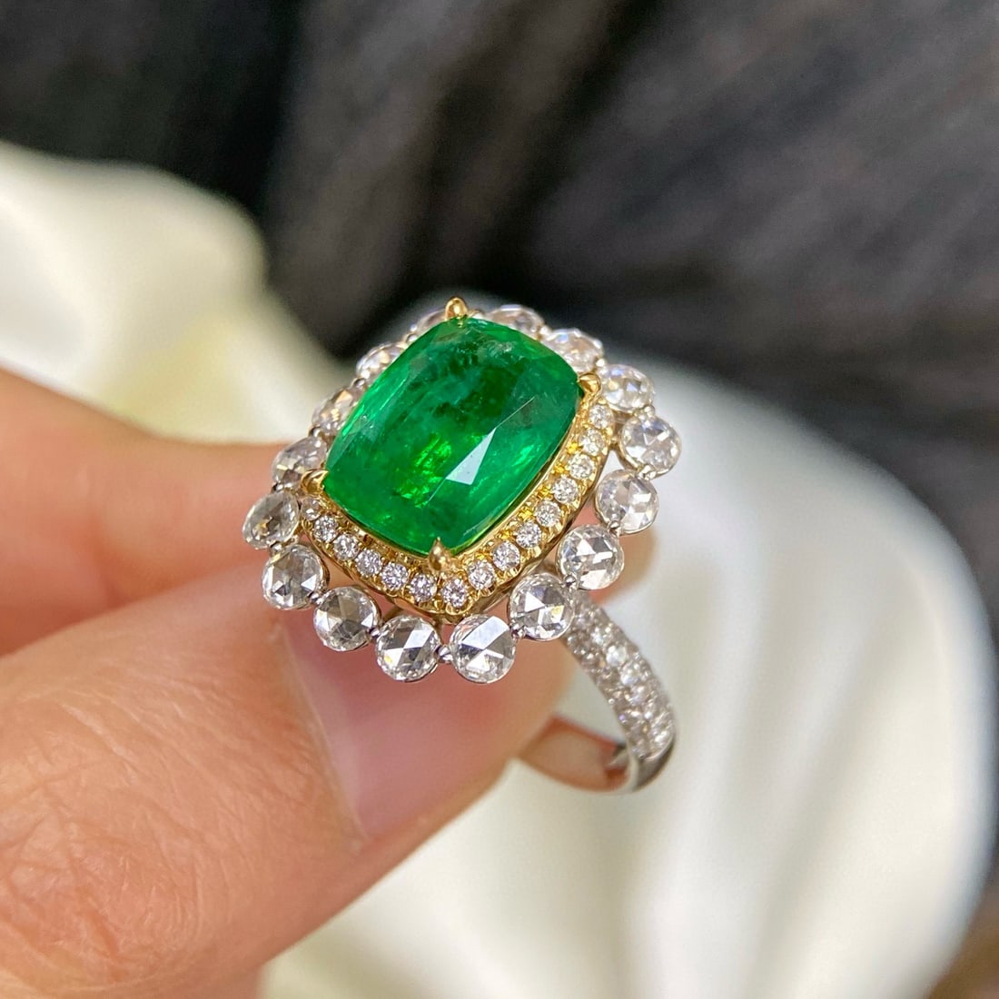 14k Gold 5.74 Ctw Vivid Green Natural Emerald & Diamond Ring/pendant( Without Chain ) - 2