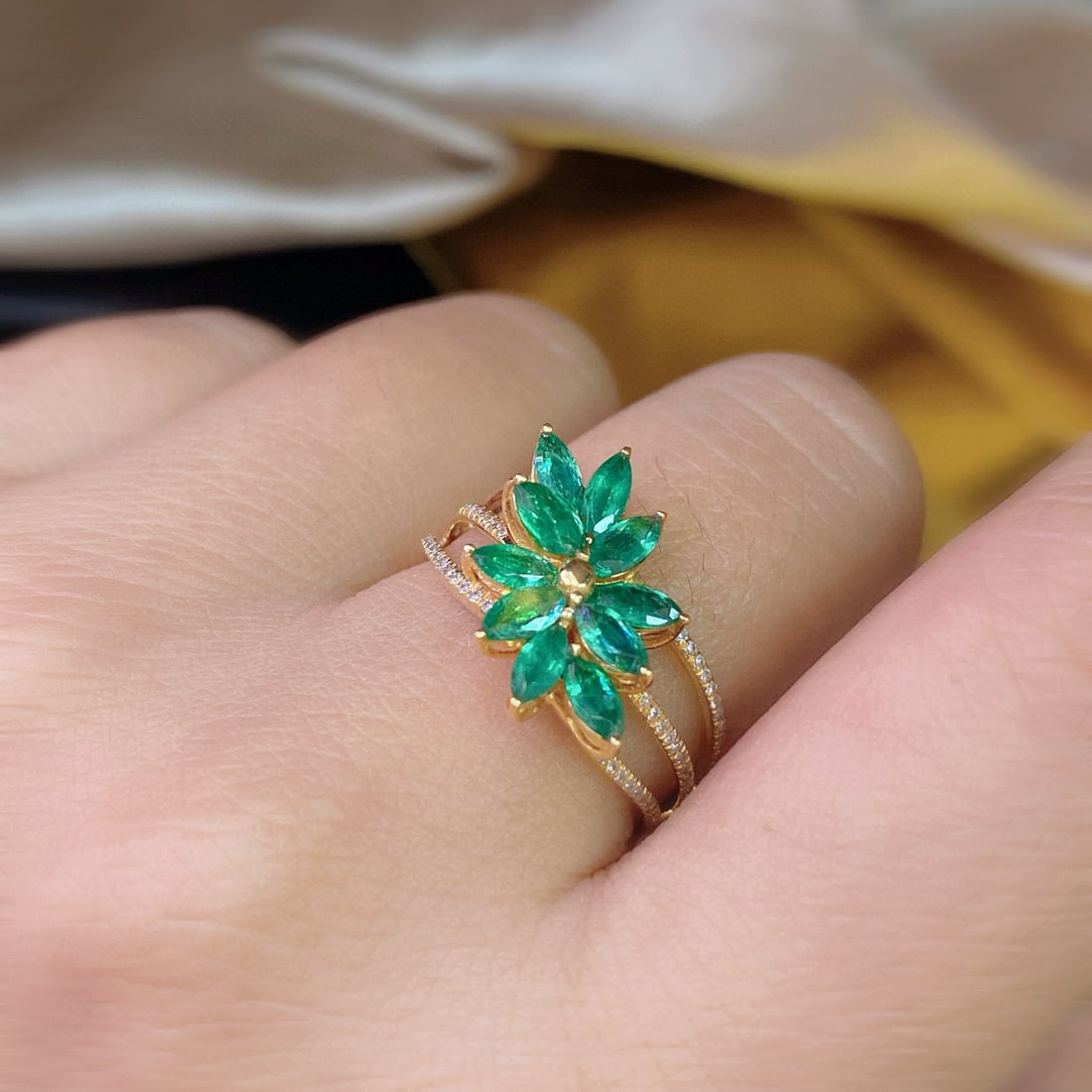 14k Gold 1.20 Ct Natural Emerald & Diamond Ring - 3