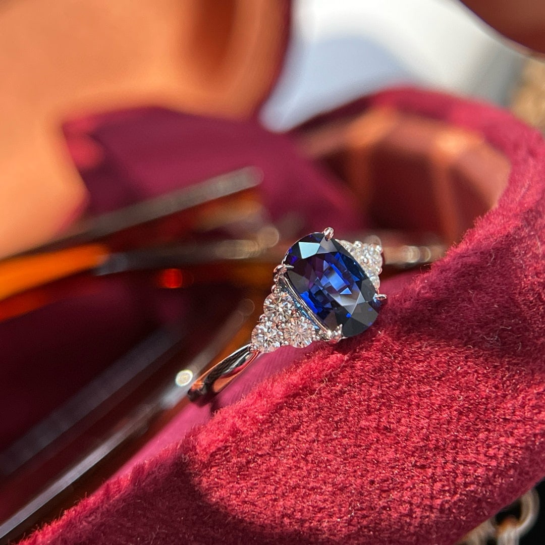 14k Gold 2.34 Ctw Natural Sapphire & Diamond Ring: Ref:230948086 // gold content:14k gold // ring size:7. 25us // // main gemstone:sapphire // shape:cushion // carat weight:2. 04ct // color:royal blue // treatment:natural // // adjacent gemstone 2