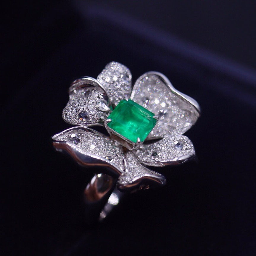 14k Gold 0.87 Ct Vivid Green Natural Emerald & Diamond & Flowers Ring (1 of 6)