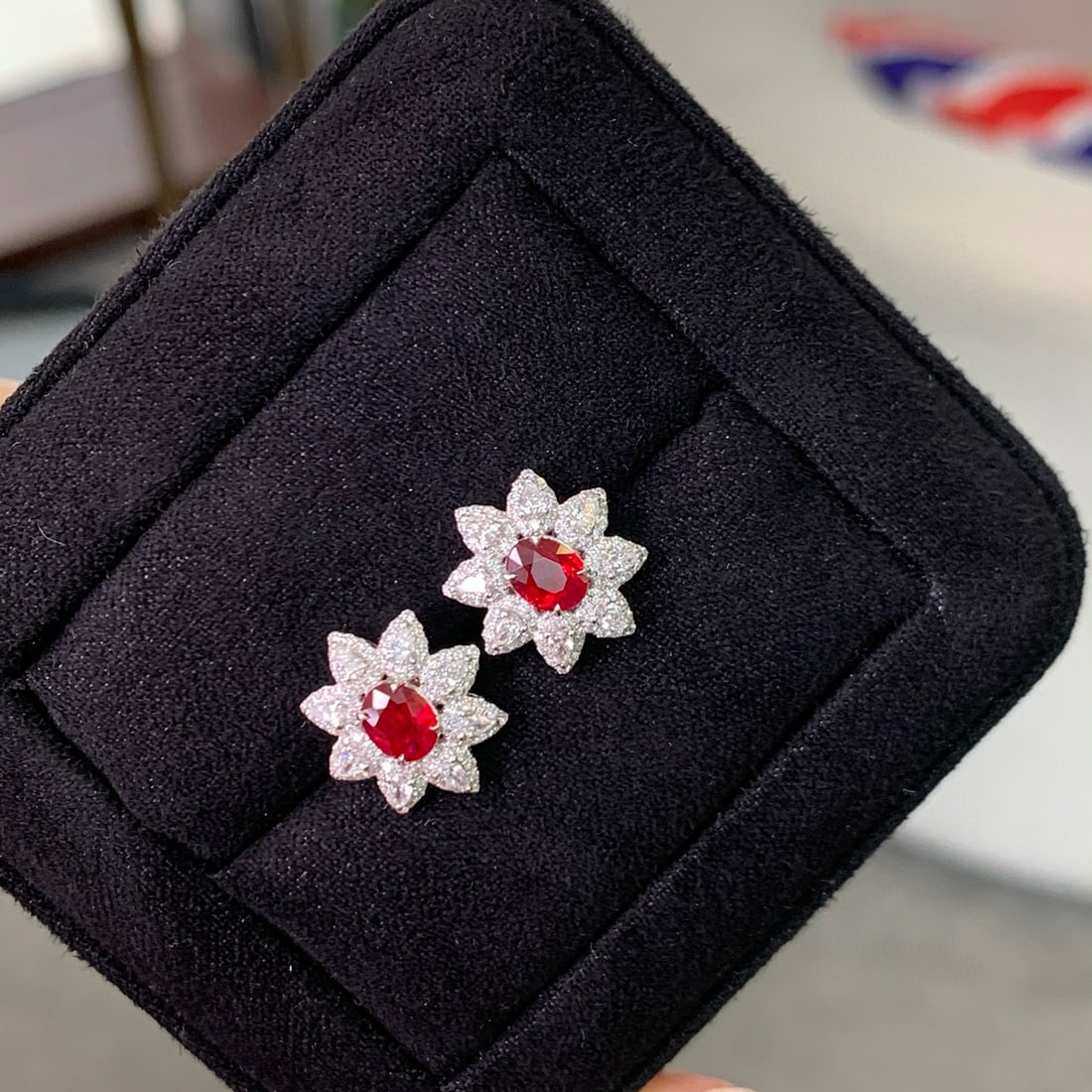 14k Gold 1.41 Ctw Natural Ruby & Diamond Earrings: Ref:230948177 // gold content:14k gold // main gemstone:ruby // shape:oval // carat weight:0. 77ct // color:pigeonblood red // treatment:natural // // adjacent gemstone 2 : diamond // shape:multiply /