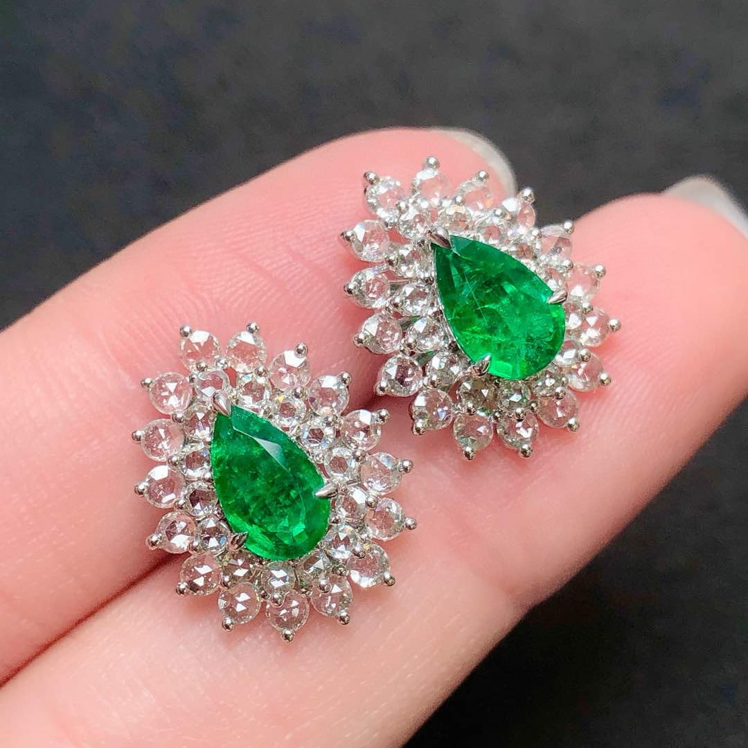 14k Gold 2.74 Ctw Vivid Green Natural Emerald & Diamond Earrings - 2