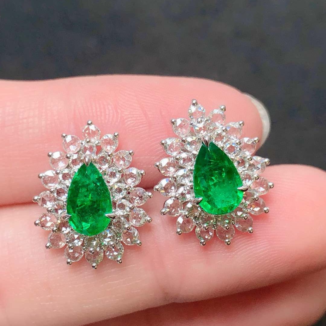 14k Gold 2.74 Ctw Vivid Green Natural Emerald & Diamond Earrings - 4