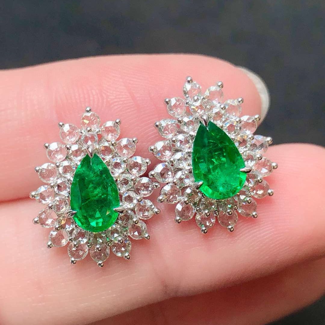 14k Gold 2.74 Ctw Vivid Green Natural Emerald & Diamond Earrings - 5