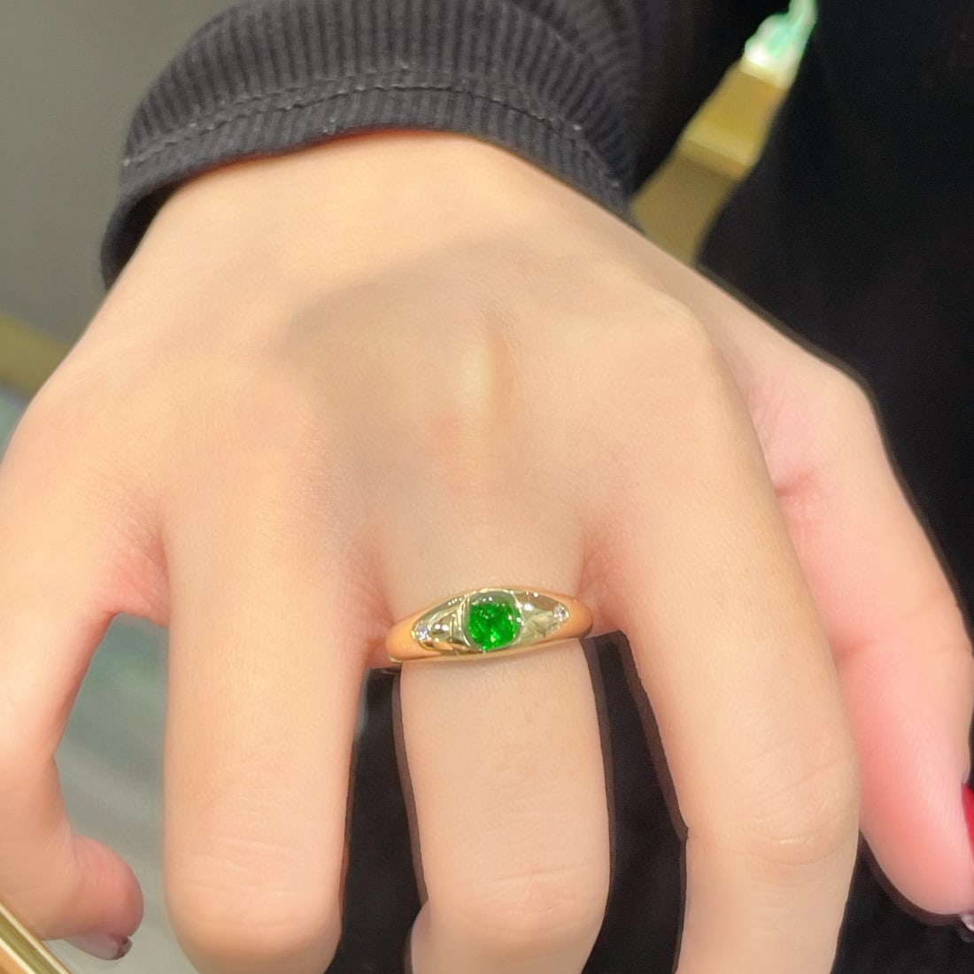 14k Gold 1.03 Ctw Vivid Green Natural Emerald & Diamond Ring - 2