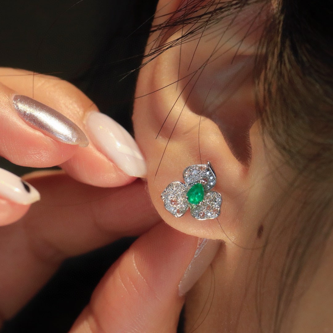 14k Gold 0.66 Ctw Vivid Green Natural Emerald & Diamond Earrings - 2