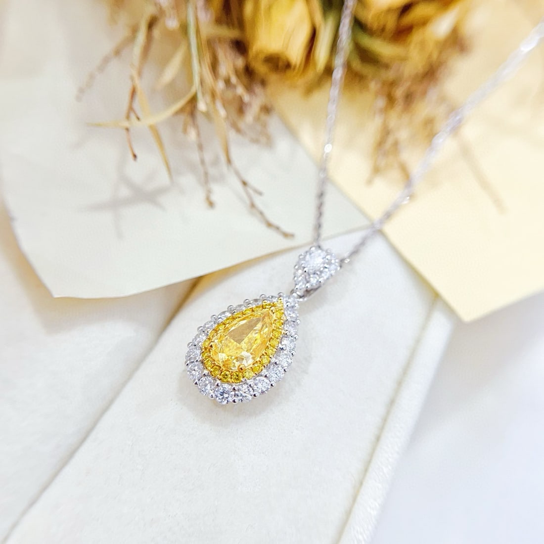 Gia Certified 14k Gold 1.86 Ctw Natural S To T Range Vs2 Pear Diamond Necklace - 3