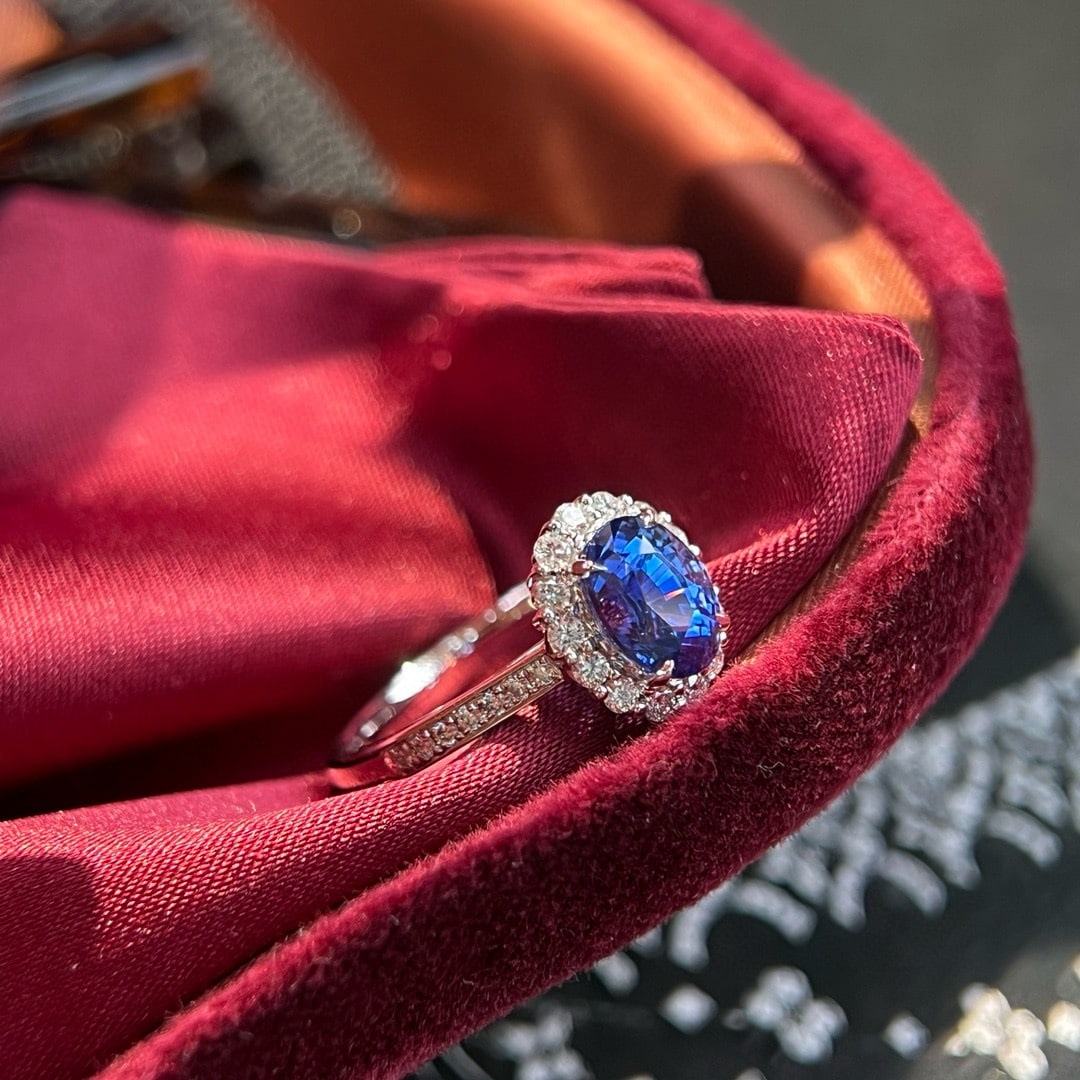 14k Gold 2.24 Ctw Natural Sapphire & Diamond Ring: Ref:230948259 // gold content:14k gold // ring size:7. 25us // // main gemstone:sapphire // shape:oval // carat weight:1. 9ct // color:blue // treatment:natural // // adjacent gemstone 2 : diamond