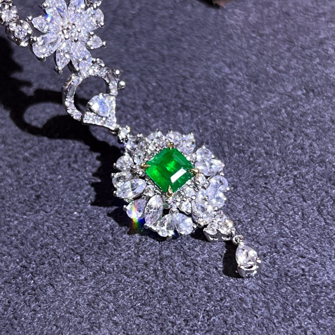 14k Gold 0.56 Ctw Vivid Green Natural Emerald & Diamond Pendant( Without Chain ) - 4