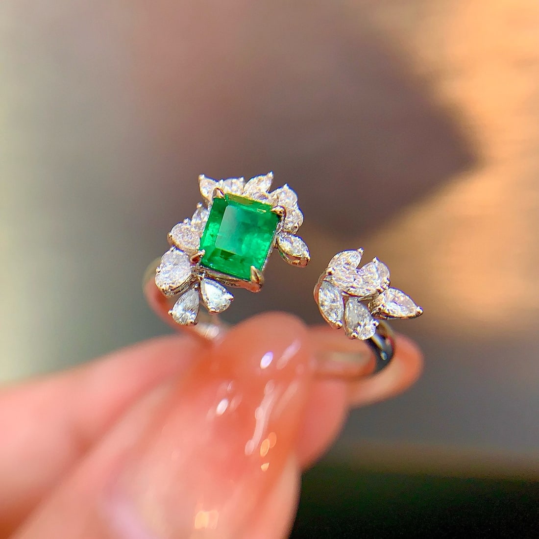 14k Gold 1.19 Ctw Vivid Green Natural Emerald & Diamond Ring (1 of 5)