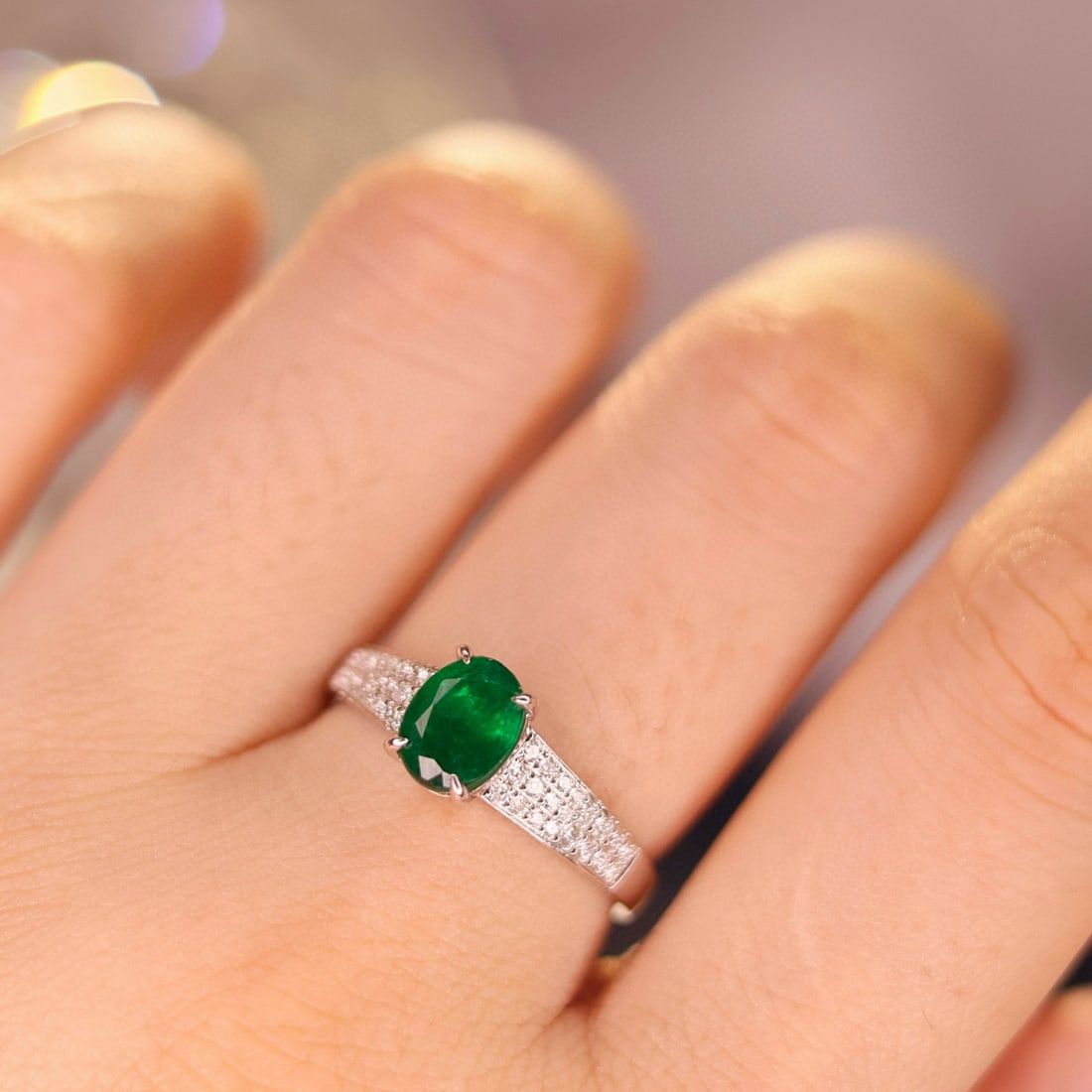 14k Gold 1.38 Ctw Vivid Green Natural Emerald & Diamond Ring - 4