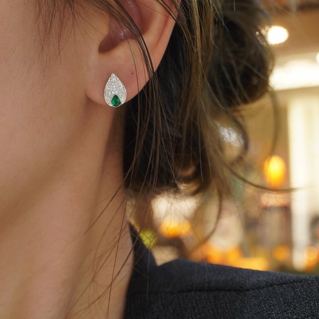 14k Gold 0.70 Ctw Vivid Green Natural Emerald & Diamond Earrings - 3