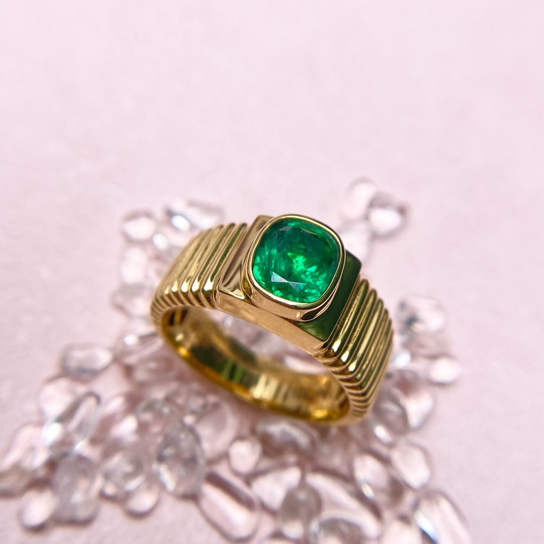 14k Gold 1.58 Ct Vivid Green Natural Emerald Ring - 2