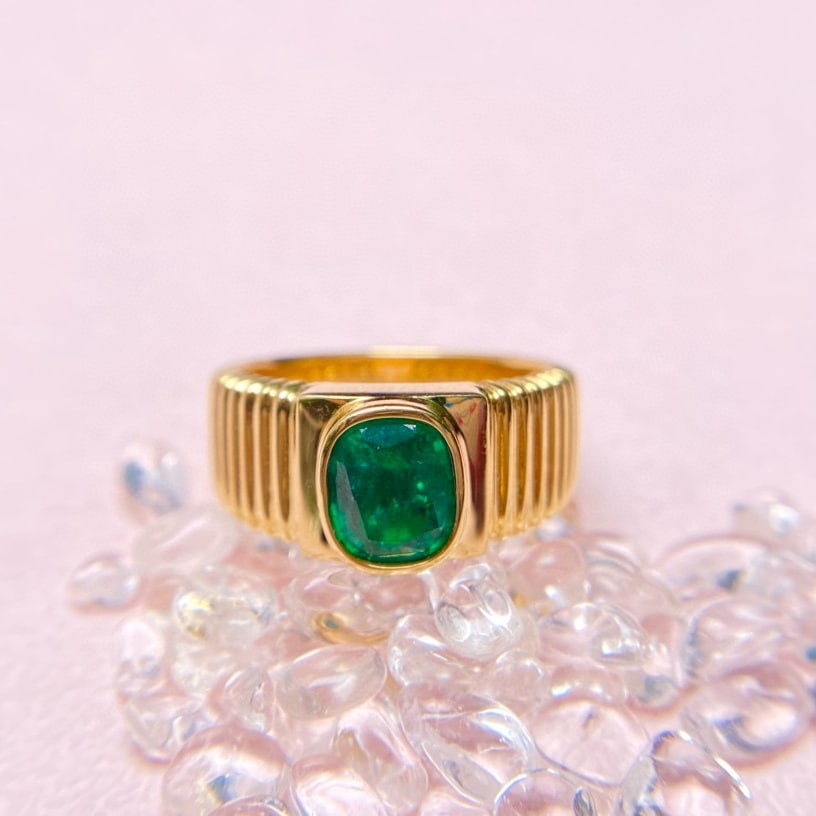 14k Gold 1.58 Ct Vivid Green Natural Emerald Ring - 3