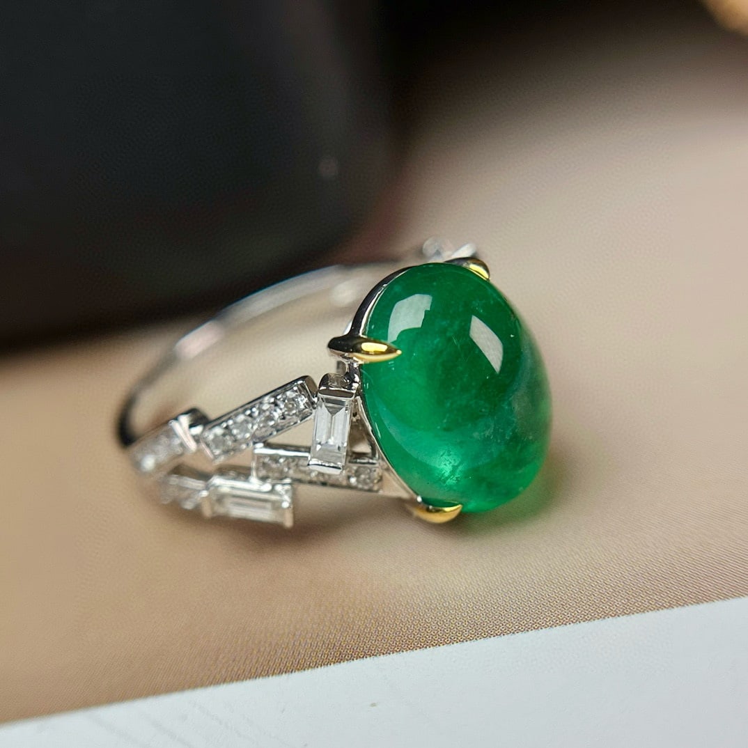 14k Gold 4.35 Ct Natural Emerald & Diamond Ring: Ref:230948356 // gold content:14k gold // ring size:7. 25us // // main gemstone:emerald // shape:oval // carat weight:4. 35ct // color:green // treatment:natural // // adjacent gemstone 2 : diamond //