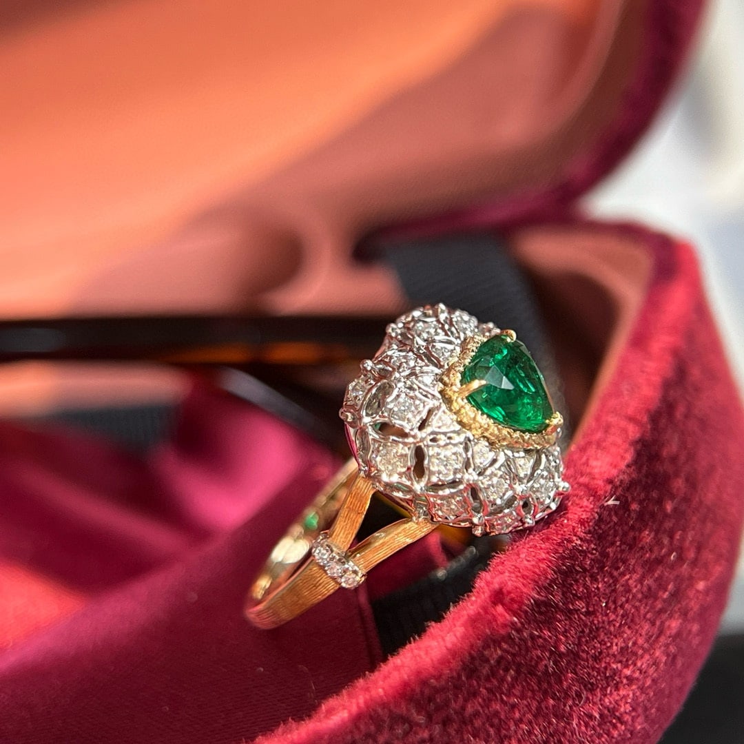 14k Gold 1.36 Ctw Vivid Green Natural Emerald & Diamond Ring - 2