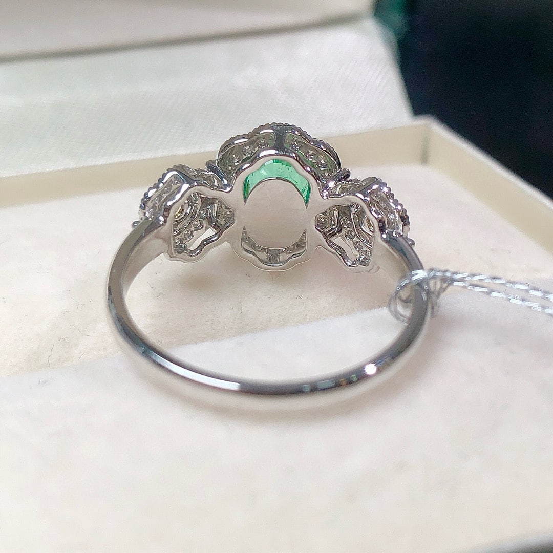 14k Gold 0.92 Ctw Natural Emerald & Diamond Ring - 5