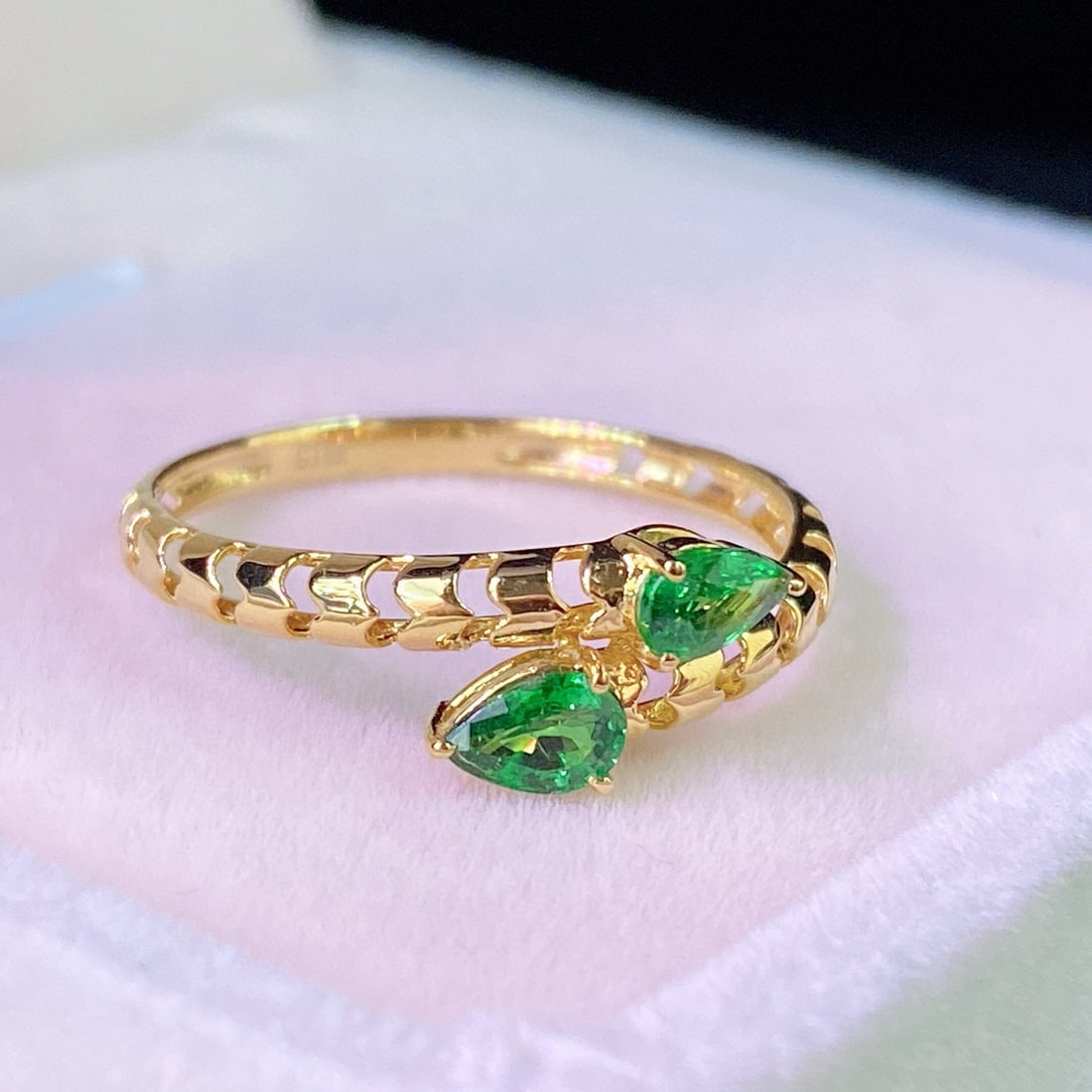 14k Gold 0.75 Ct Natural Tsavorite Ring - 2