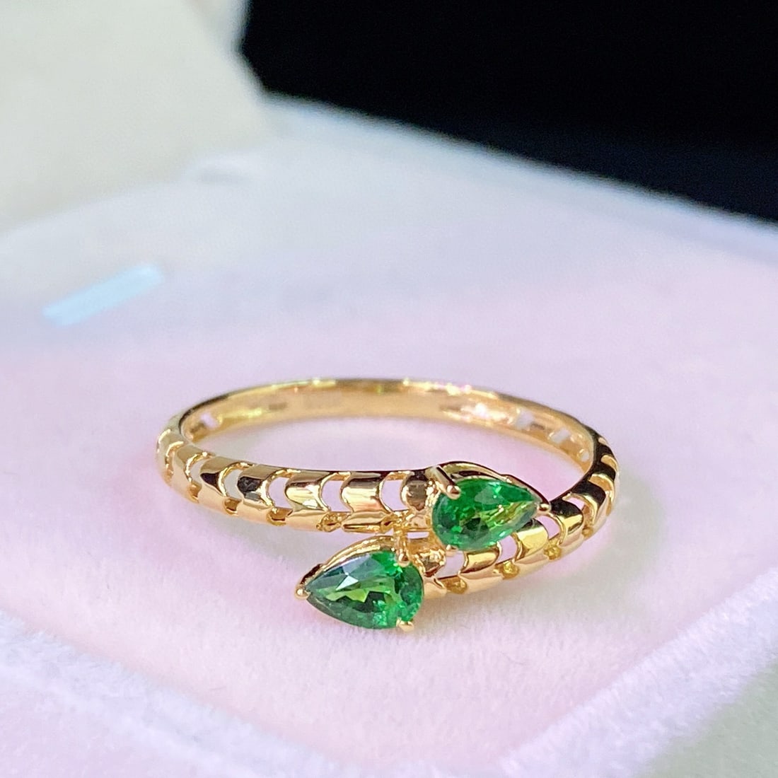 14k Gold 0.75 Ct Natural Tsavorite Ring - 3