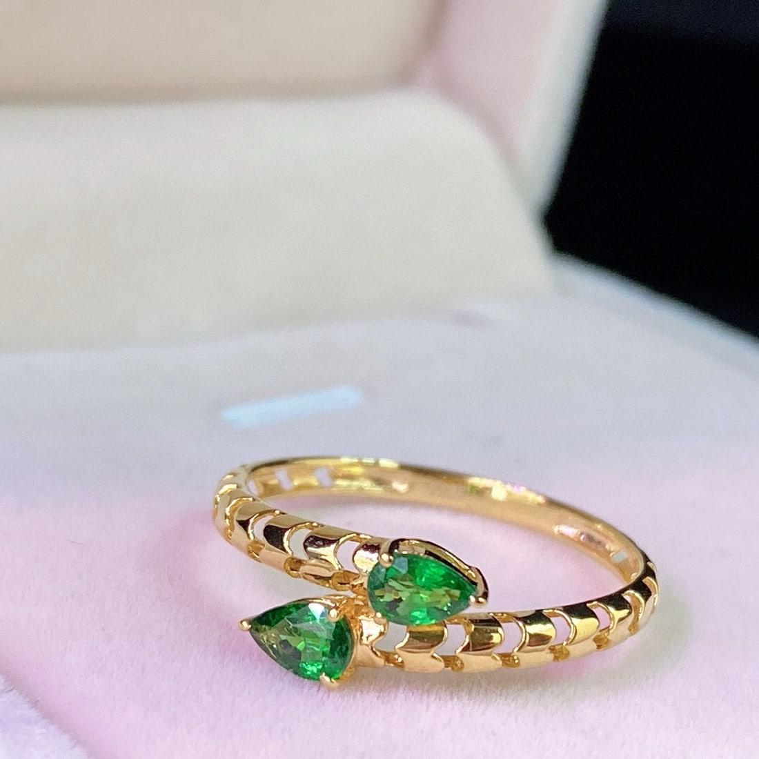 14k Gold 0.75 Ct Natural Tsavorite Ring - 4