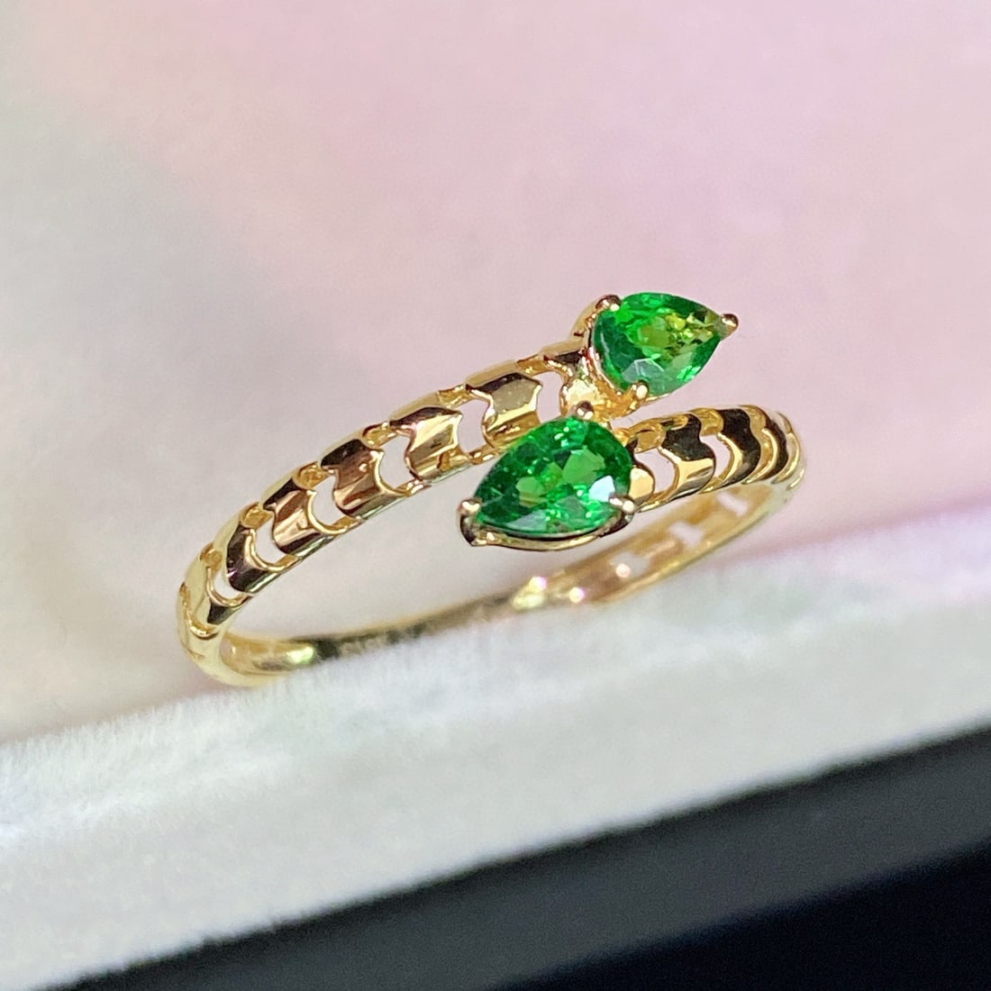 14k Gold 0.75 Ct Natural Tsavorite Ring - 5