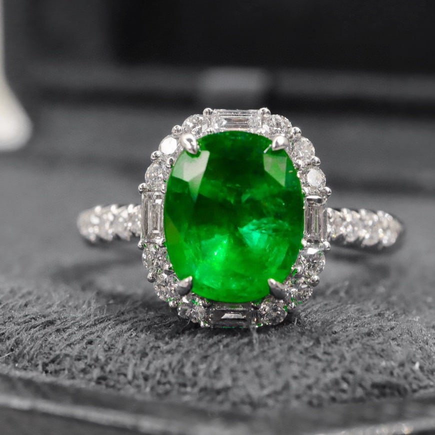 14k Gold 2.44 Ctw Vivid Green Natural Emerald & Diamond Ring - 2