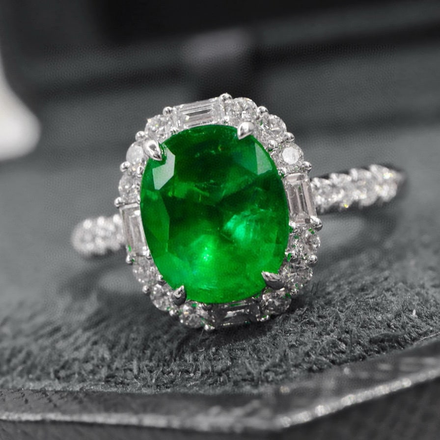 14k Gold 2.44 Ctw Vivid Green Natural Emerald & Diamond Ring - 4