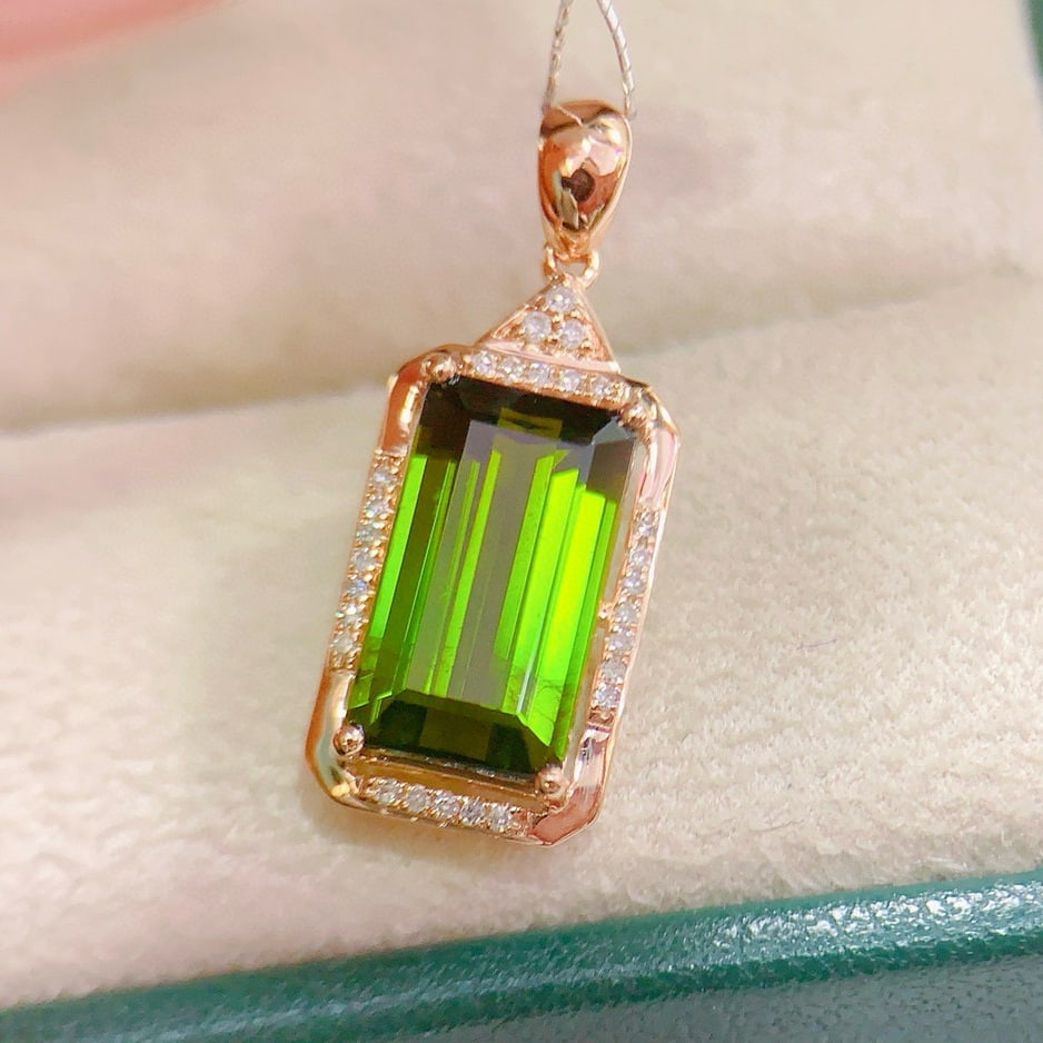 14k Gold 3.73 Ctw Natural Tourmaline & Diamond Pendant( Without Chain ): Ref:230948431 // gold content:14k gold // main gemstone:tourmaline // shape:octagonal // carat weight:3. 65ct // color:green // treatment:natural // // adjacent gemstone 2 : diamond // number of