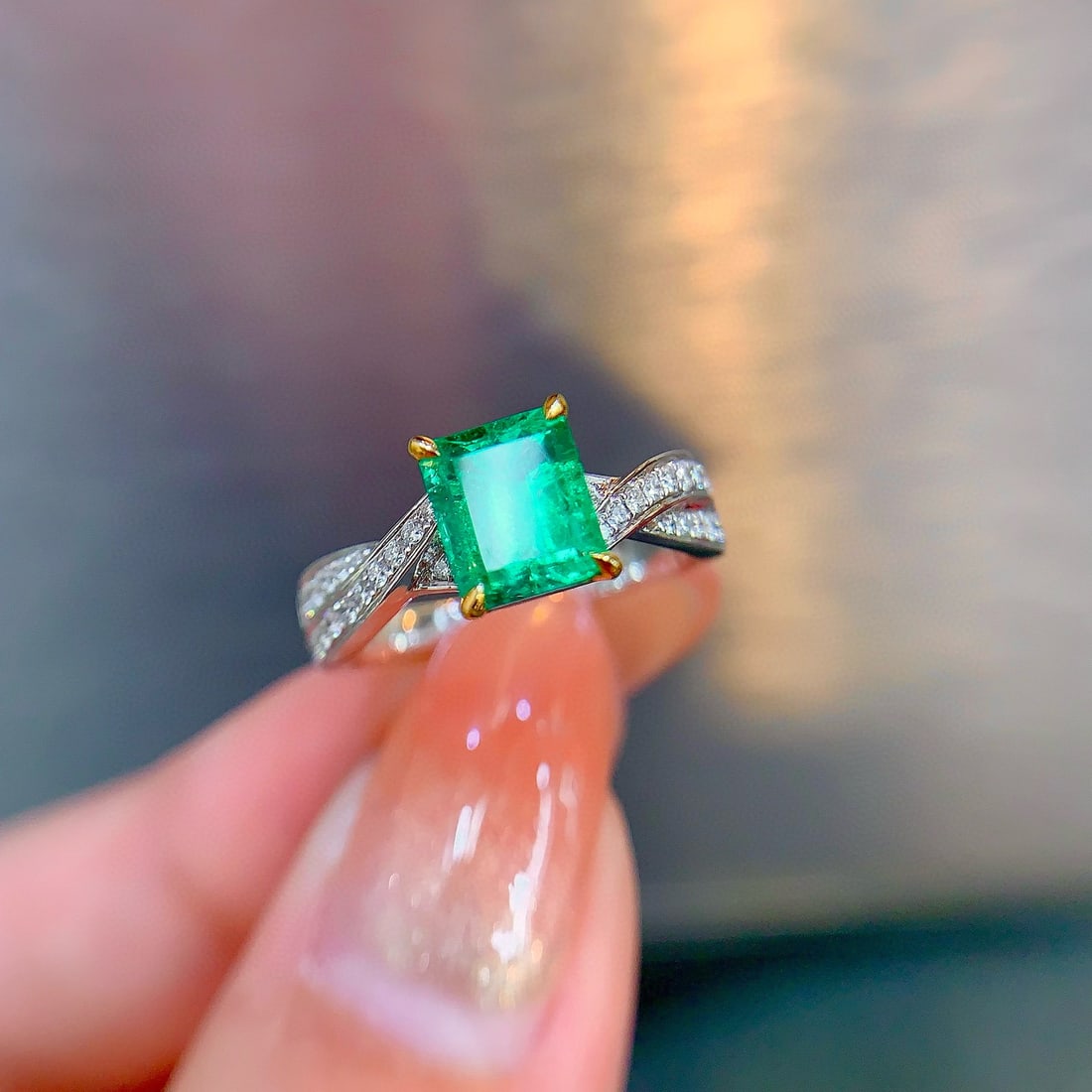 14k Gold 1.66 Ctw Vivid Green Natural Emerald & Diamond Ring - 4