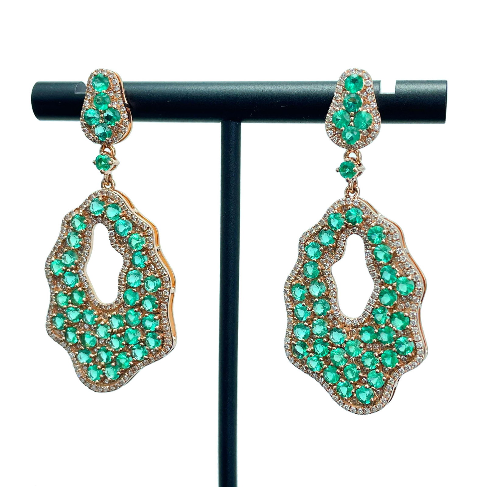 14k Gold 5.97 Ctw Natural Emerald & Diamond Earrings: Ref:230955071 // gold content:14k gold // main gemstone:emerald // shape:round // carat weight:4. 9ct // color:green // treatment:natural // cut grade:g // // adjacent gemstone 2 : diamond //