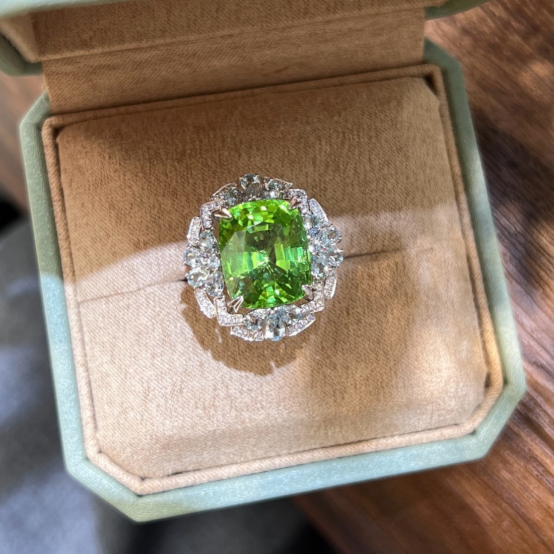 14k Gold 14.19 Ctw Natural Peridot & Diamond Ring: Ref:230955156 // gold content:14k gold // ring size:7. 25us // // main gemstone:peridot // shape:cushion // carat weight:13. 88ct // color:green // treatment:natural // // adjacent gemstone 2 :