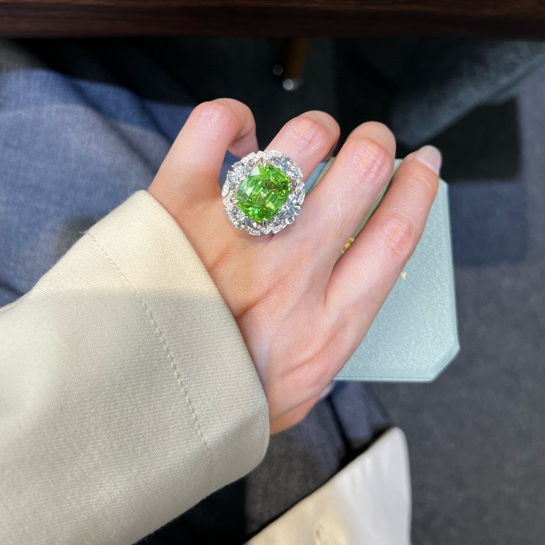 14k Gold 14.19 Ctw Natural Peridot & Diamond Ring - 4