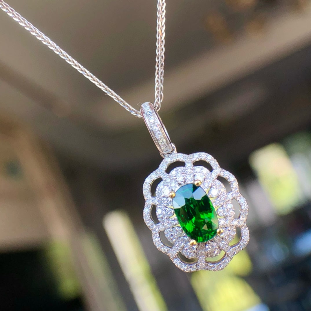 14k Gold 1.39 Ctw Vivid Green Natural Tsavorite & Diamond Pendant( Without Chain ) - 2