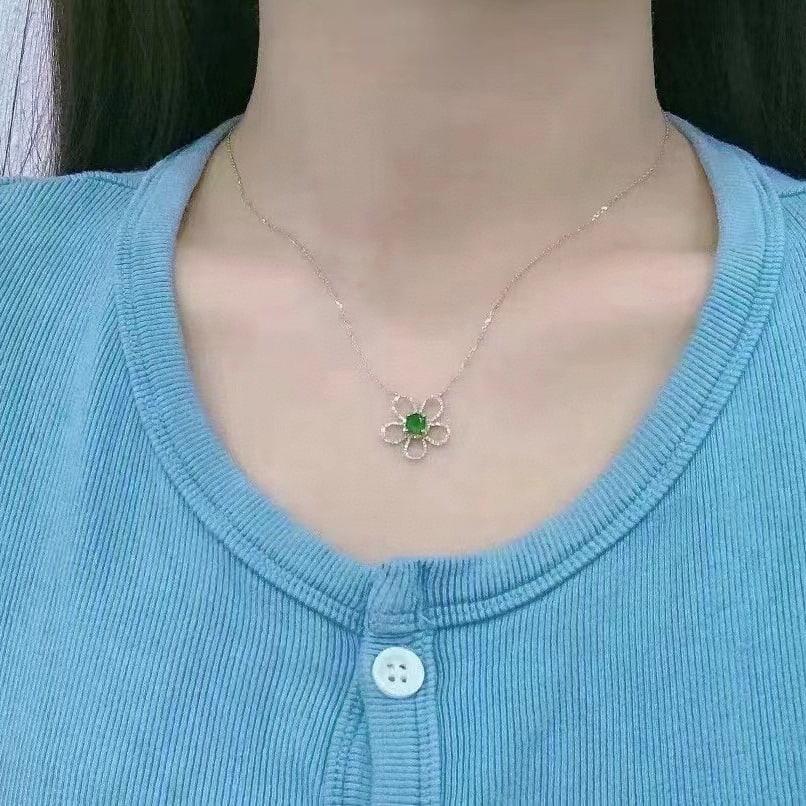 14k Gold 0.8 Ctw Vivid Green Natural Emerald & Diamond & Flowers Necklace - 2