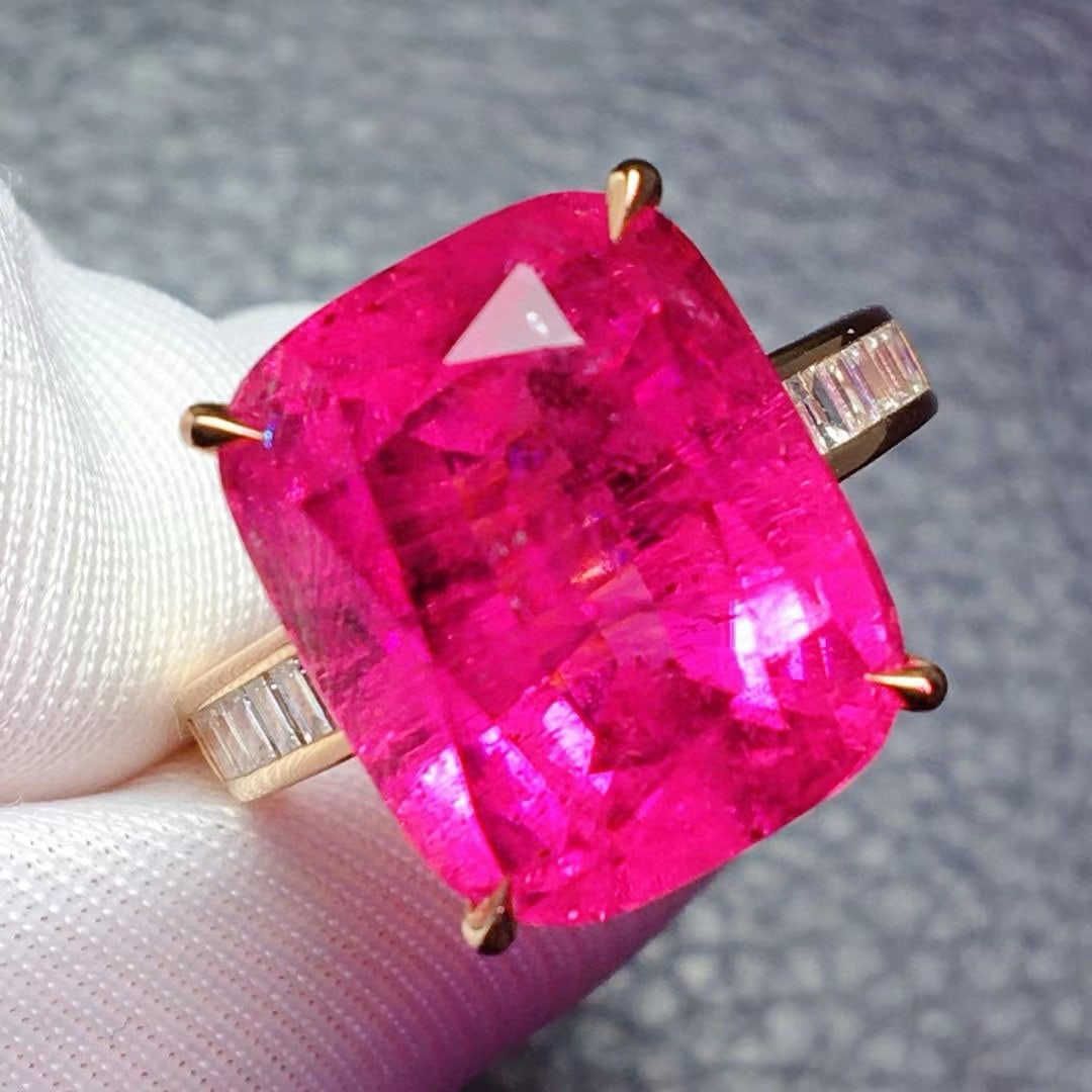 14k Gold 10.41 Ctw Natural Tourmaline & Diamond Ring: Ref:230955235 // gold content:14k gold // ring size:7. 25us // // main gemstone:tourmaline // shape:cushion // carat weight:10. 1ct // color:red // treatment:natural // // adjacent gemstone 2 : diamon