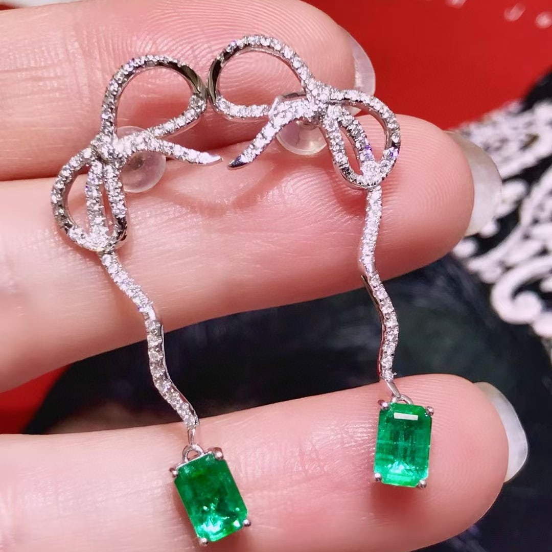 14k Gold 1.78 Ctw Vivid Green Natural Emerald & Diamond Earrings: Ref:230955239 // gold content:14k gold // main gemstone:emerald // shape:octagonal // carat weight:1. 1ct // color:vivid green // treatment:natural // // adjacent gemstone 2 : diamond //