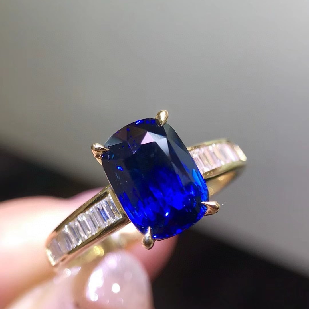 14k Gold 2.56 Ct Natural Sapphire & Diamond Ring: Ref:230955240 // gold content:14k gold // ring size:7. 25us // // main gemstone:sapphire // shape:cushion // carat weight:2. 56ct // color:royal blue // treatment:natural // // adjacent gemstone 2 : d