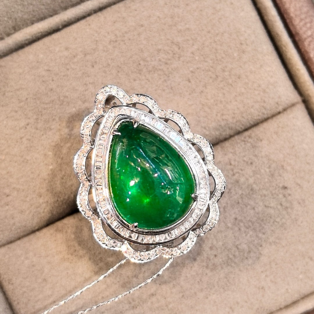 14k Gold 7.79 Ctw Vivid Green Natural Emerald & Diamond Ring/pendant( Without Chain ): Ref:230956010 // gold content:14k gold // ring size:7. 25us // // main gemstone:emerald // shape:pear // carat weight:6. 85ct // color:vivid green // treatment:natural // // adjacent gemstone 2 : diam