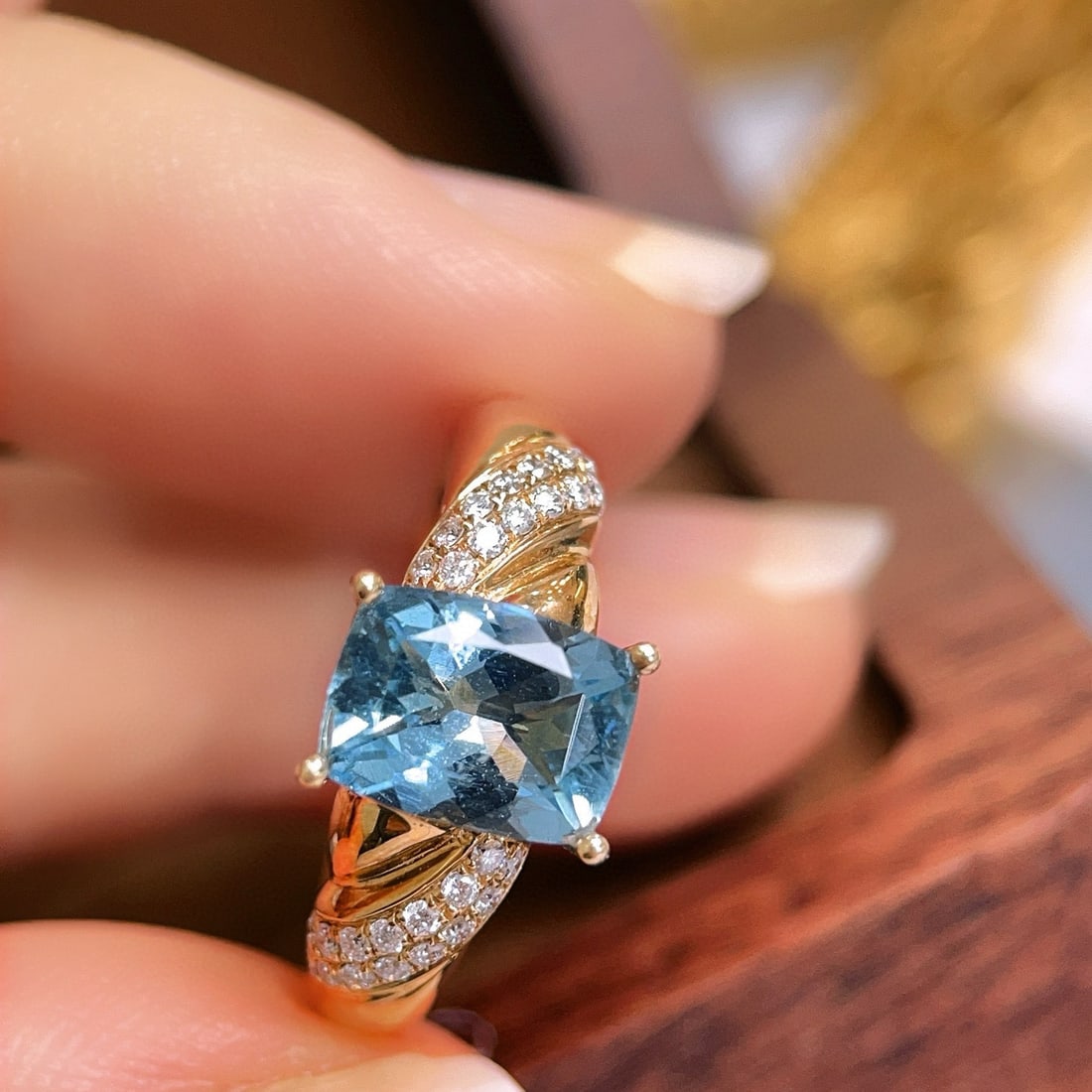 14k Gold 1.73 Ctw Natural Aquamarine & Diamond Ring: Ref:230956107 // gold content:14k gold // ring size:7. 25us // // main gemstone:aquamarine // shape:cushion // carat weight:1. 55ct // color:blue // treatment:natural // // adjacent gemstone 2 : diamo