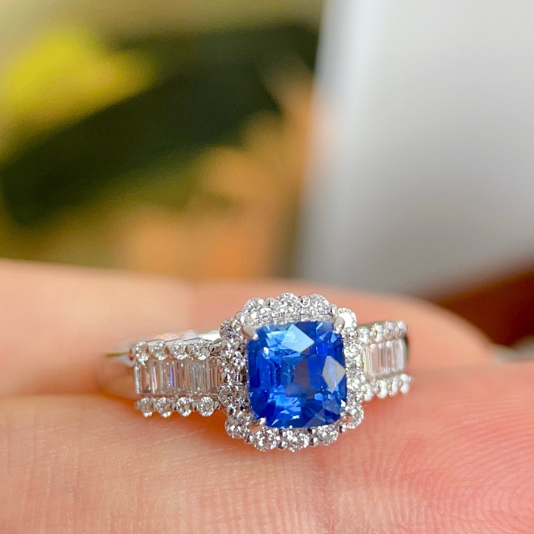 14k Gold 1.72 Ctw Natural Sapphire & Diamond Ring (1 of 7)