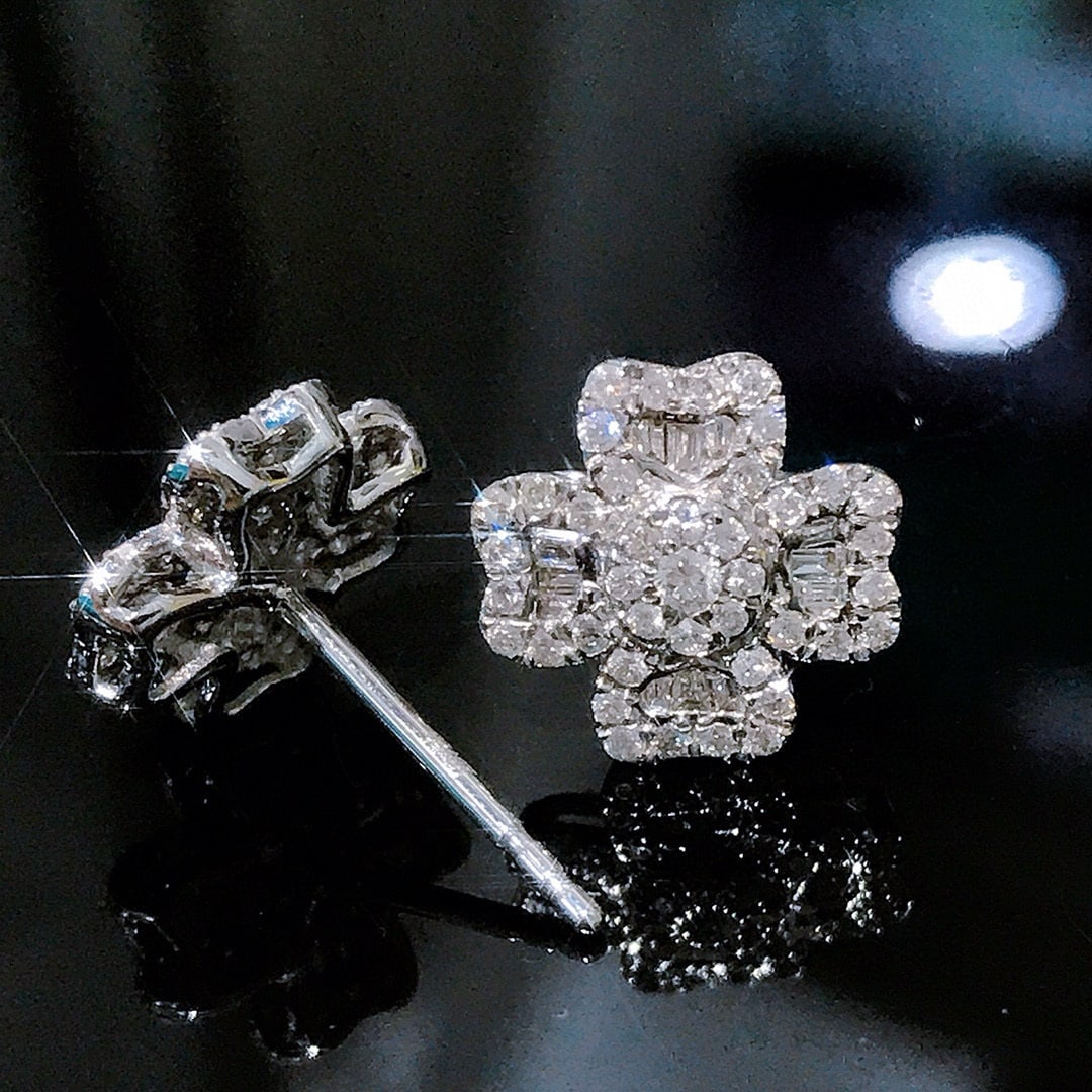 14k Gold 0.6 Ct Natural H Diamond Earrings (1 of 7)