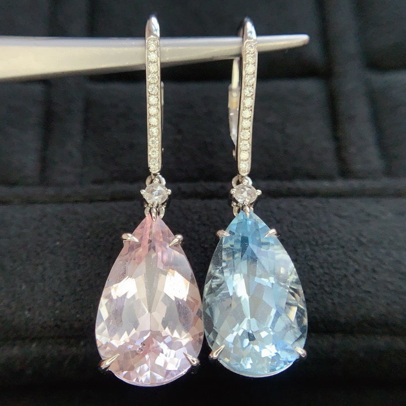 14k Gold 9.89 Ctw Natural Aquamarine & Morganite & Diamond Earrings: Ref:230956438 // gold content:14k gold // main gemstone:aquamarine & morgaanite // shape:pear // carat weight:9. 62ct // color:blue & pink // treatment:natural // // adjacent gemstone 2 : diamond