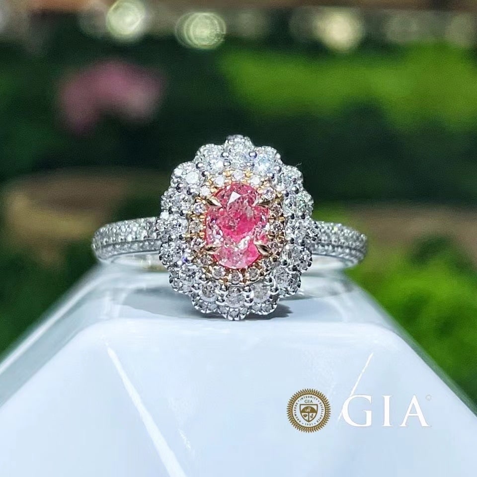 Gia Certified 14k Gold 1.14 Ctw Natural Pink Diamond & Diamond Ring: Ref:230951001 // gold content:14k gold // ring size:7. 25us // // main gemstone:pink diamond // certified:gia // shape:oval // carat weight:0. 5ct // clarity grade:si1 // color:pink // treatment:natur
