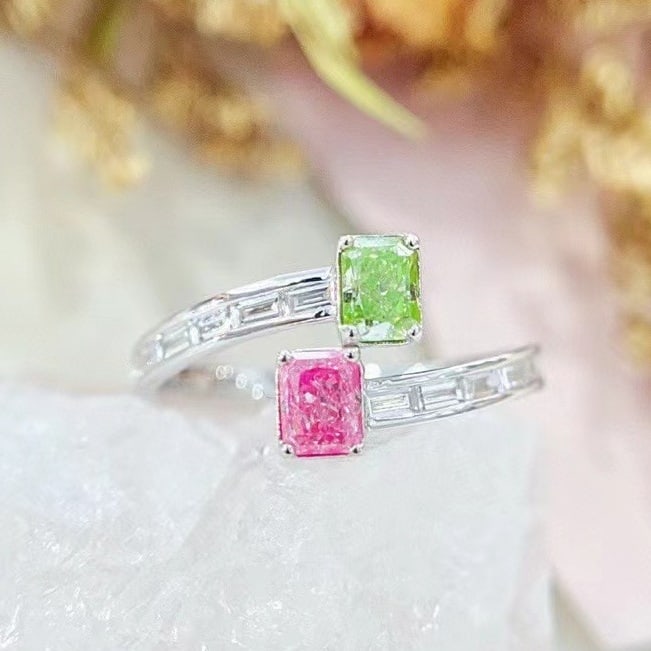 14k Gold 0.94 Ctw Natural Color Diamond & Diamond Ring: Ref:230951008 // gold content:14k gold // ring size:7. 25us // // main gemstone:color diamond // shape:cushion // carat weight:0. 33ct // color:color // treatment:natural // // adjacent gemstone 2