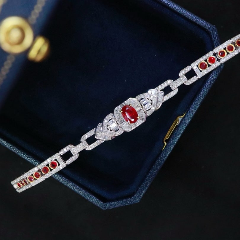 14k Gold 2.80 Ctw Vivid Red Natural Ruby & Diamond Bracelet: Ref:230951029 // gold content:14k gold // main gemstone:ruby // shape:oval // carat weight:1. 22ct // color:vivid red // treatment:natural // // adjacent gemstone 2 : diamond // shape:multiply // cara
