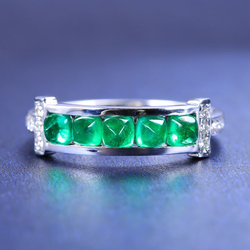 14k Gold 1.20 Ctw Vivid Green Natural Emerald & Diamond Ring: Ref:230951063 // gold content:14k gold // ring size:7. 25us // // main gemstone:emerald // shape:suger-loaf // carat weight:1. 08ct // color:vivid green // treatment:natural // // adjacent